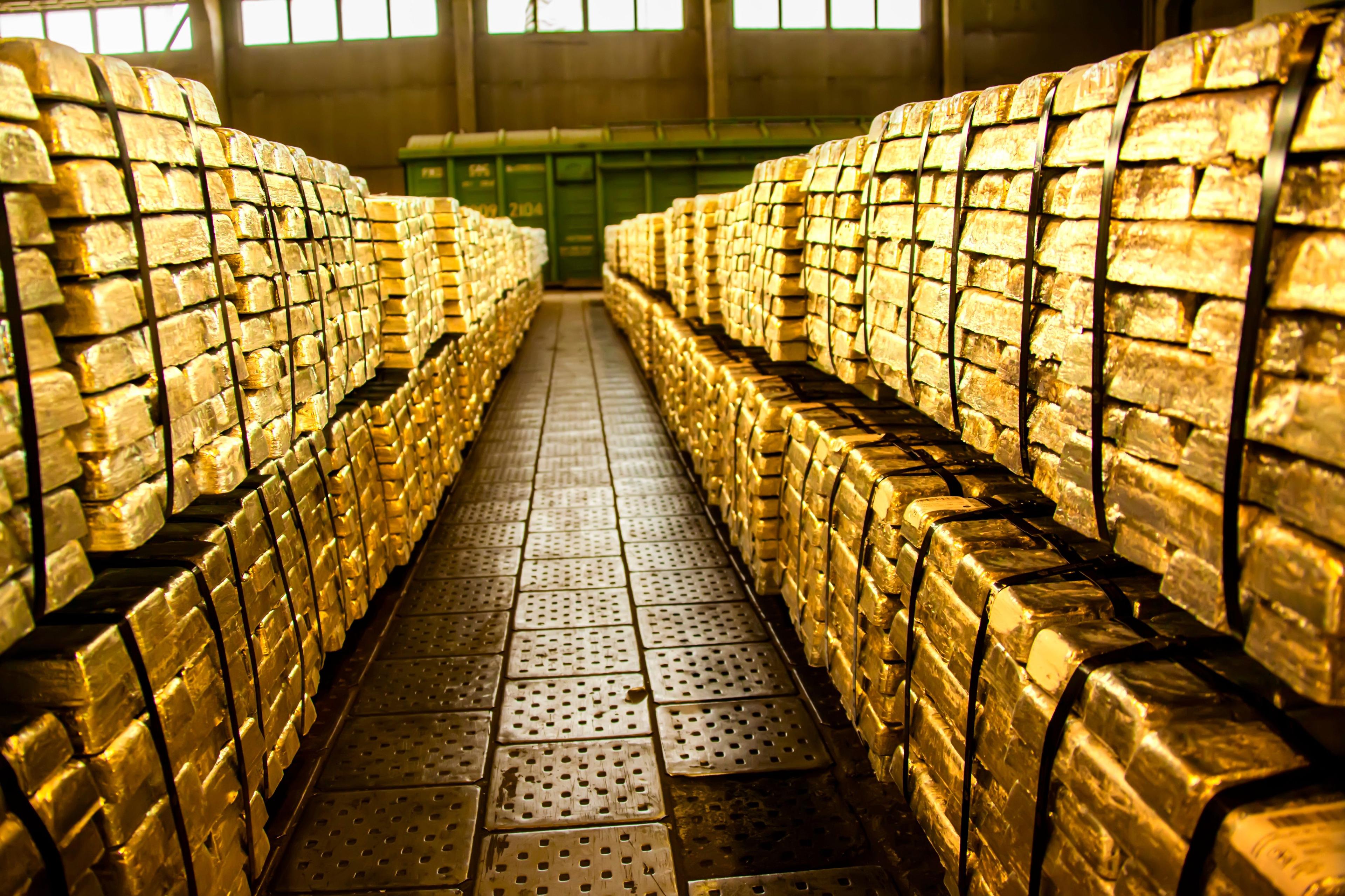 Узбекистан в марте экспортировал золота на $1,35 млрд