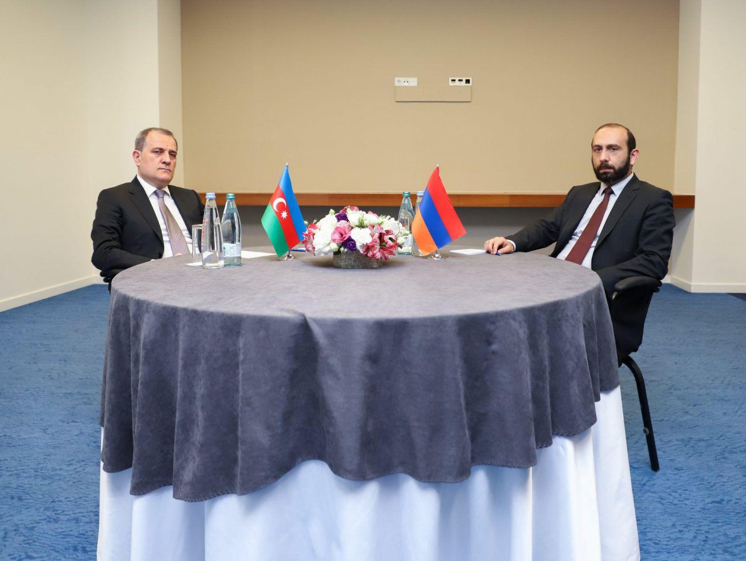 10 мая главы МИД Азербайджана и Армении встретятся в Алматы