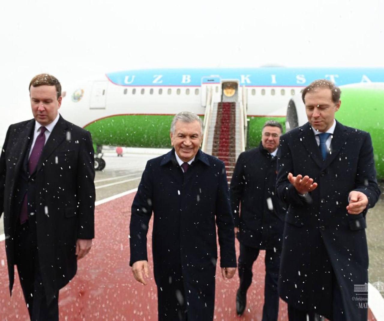 Президент Узбекистана прибыл в Российскую Федерацию