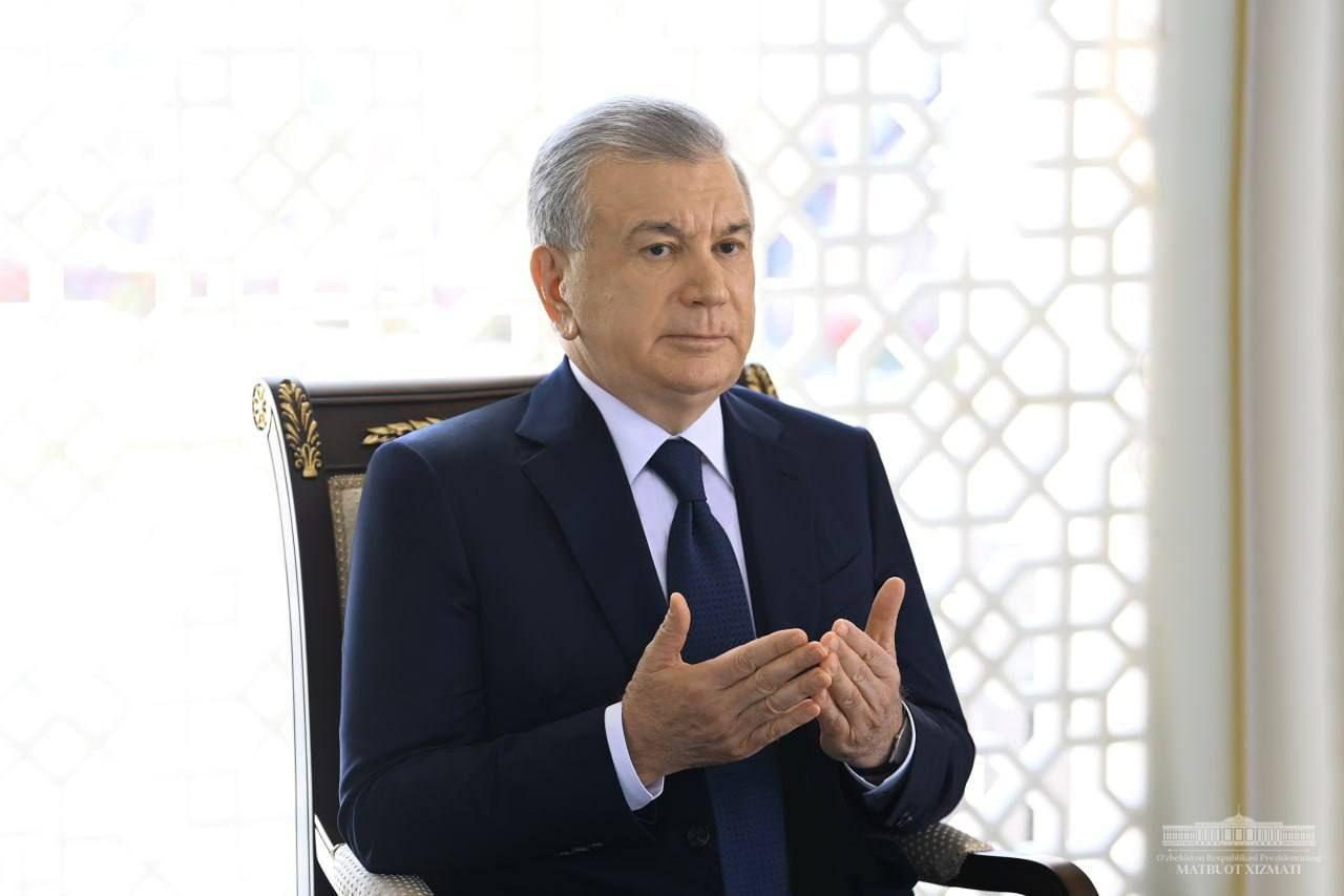 Shavkat Mirziyoyev Islom Karimov qabrini ziyorat qildi