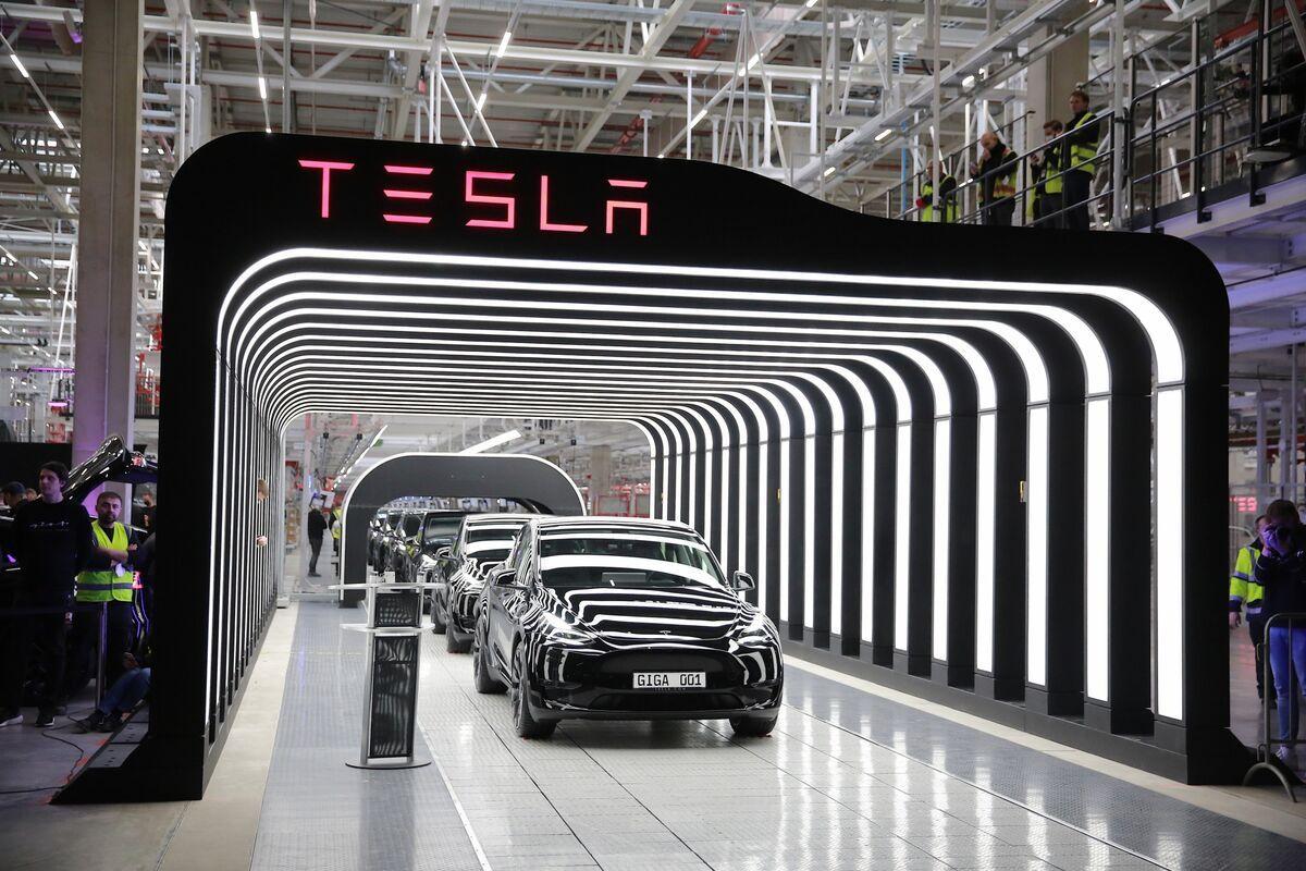 Tesla to halt production at its plant in Germany