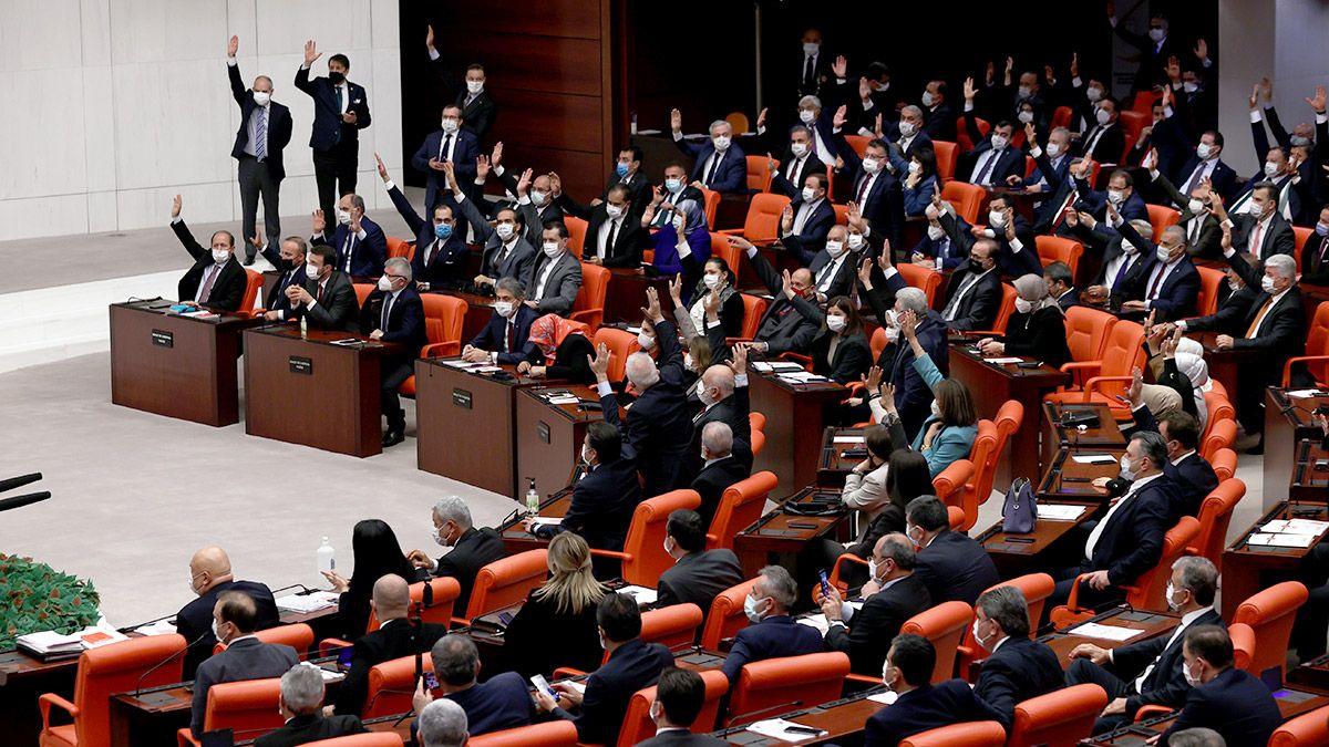 Парламент Турции одобрил вступление Швеции в НАТО