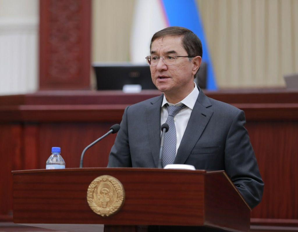 President Awards Jamshid Kuchkarov the Title of "Honored Economist of Uzbekistan"