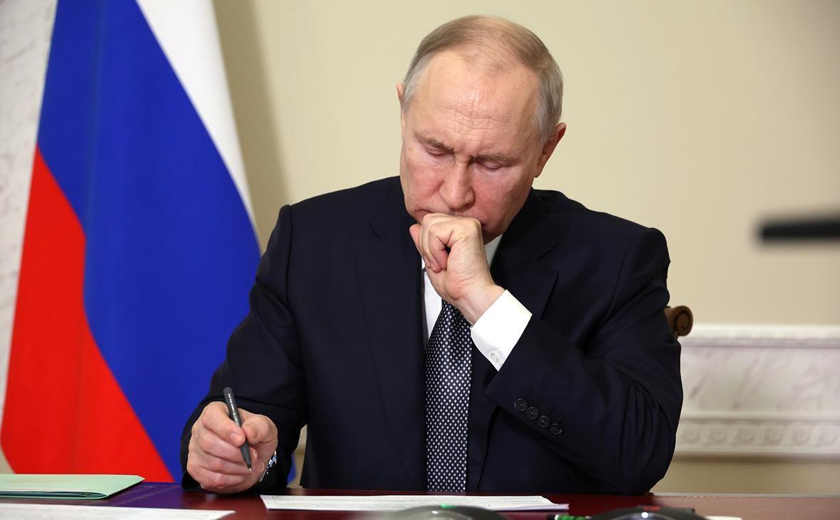 Путин "чтобы определить отцовство" хочет взять образцы ДНК у солдат
