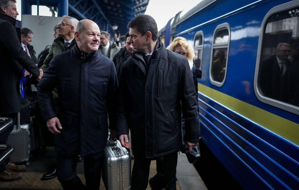 German Chancellor Olaf Scholz Makes Surprise Visit to Kyiv