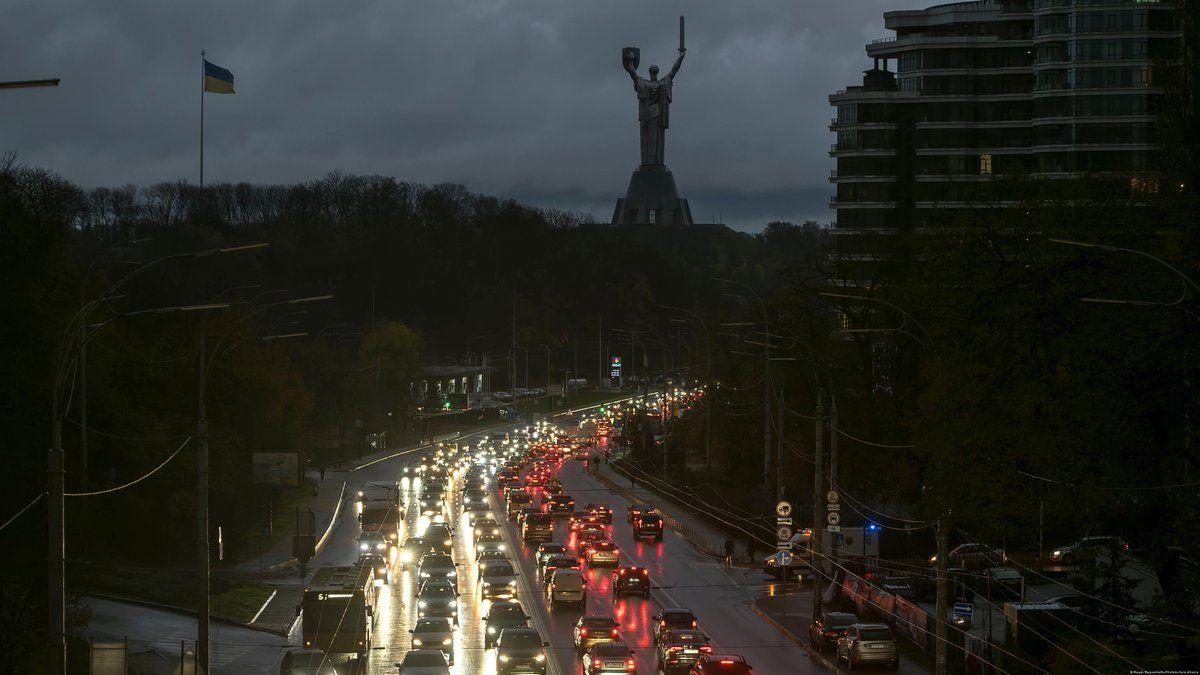 Война на Украине: Миллион человек без электричества