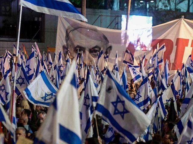 Thousands of Israelis are protesting against Benjamin Netanyahu