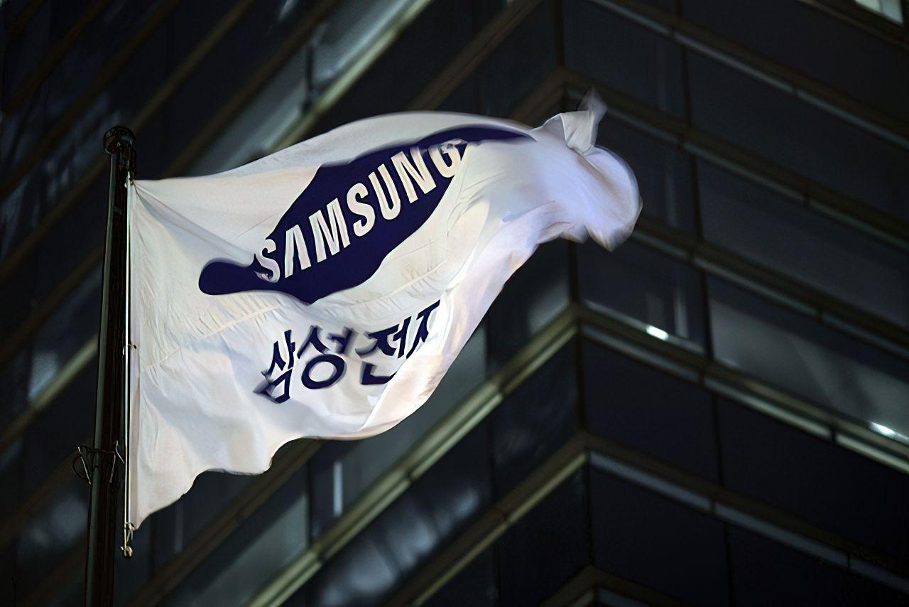 Apple has conceded the lead in smartphone sales to Samsung
