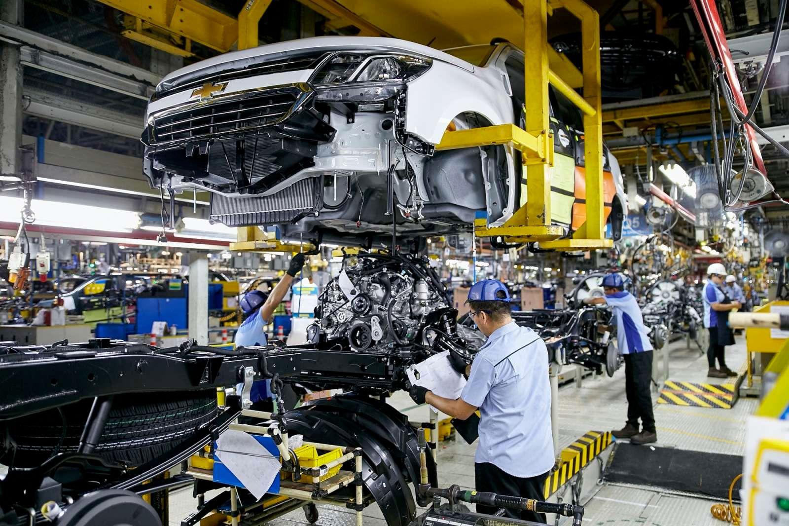 How many cars were produced in Uzbekistan in January-March 2024?