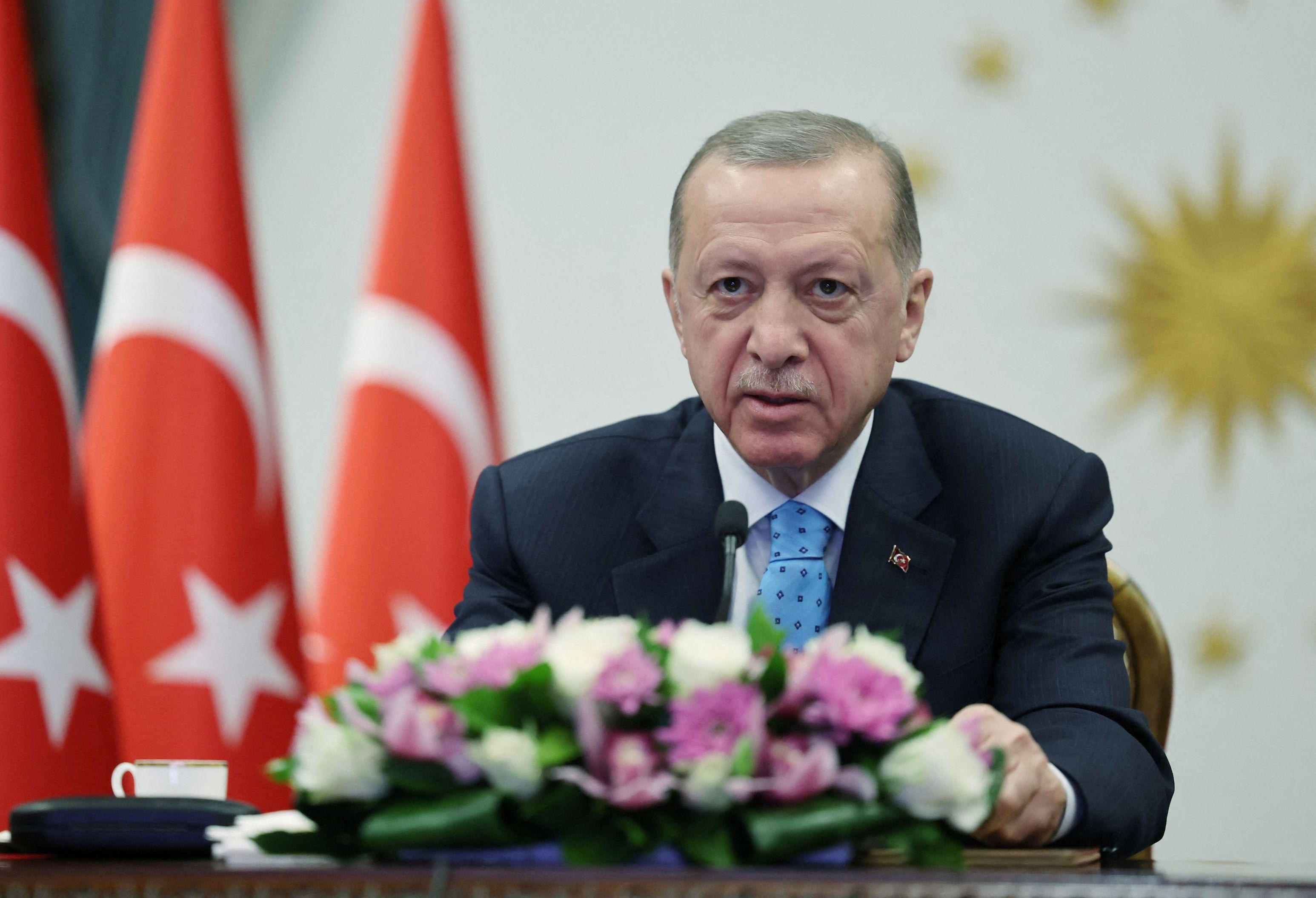 Erdogan holds emergency meeting following warning of possible coup