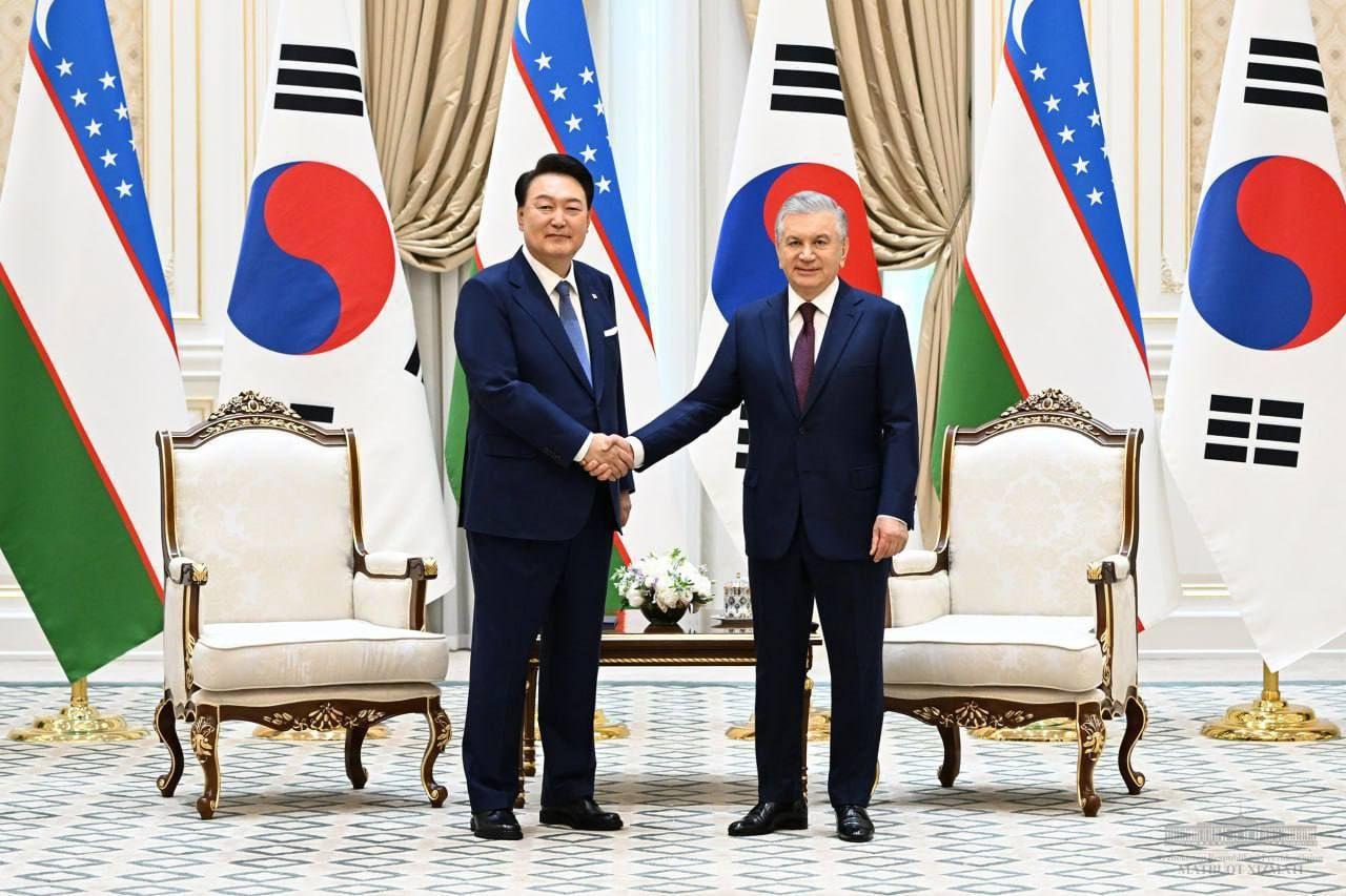 The Uzbek-South Korean summit has started with negotiations in a narrow format