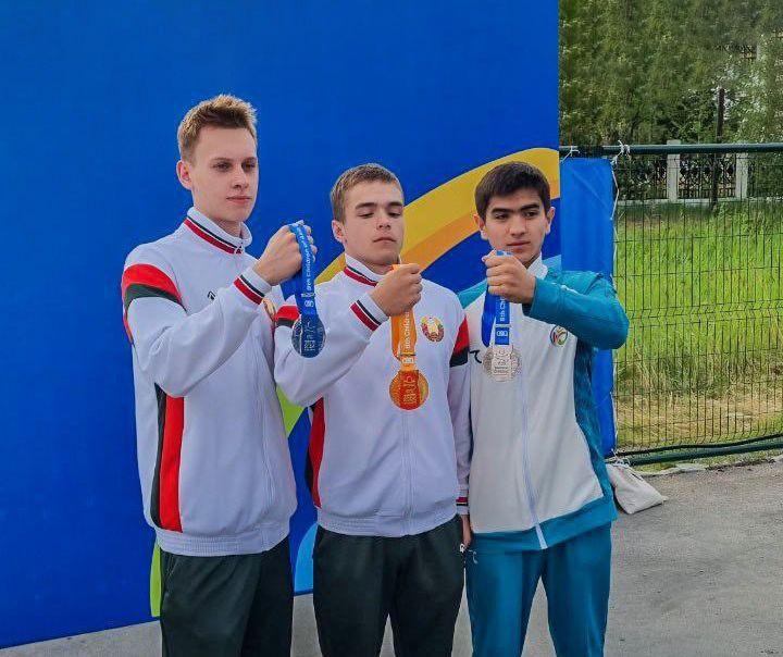 Uzbek swimmer wins silver medal at the Children of Asia Games