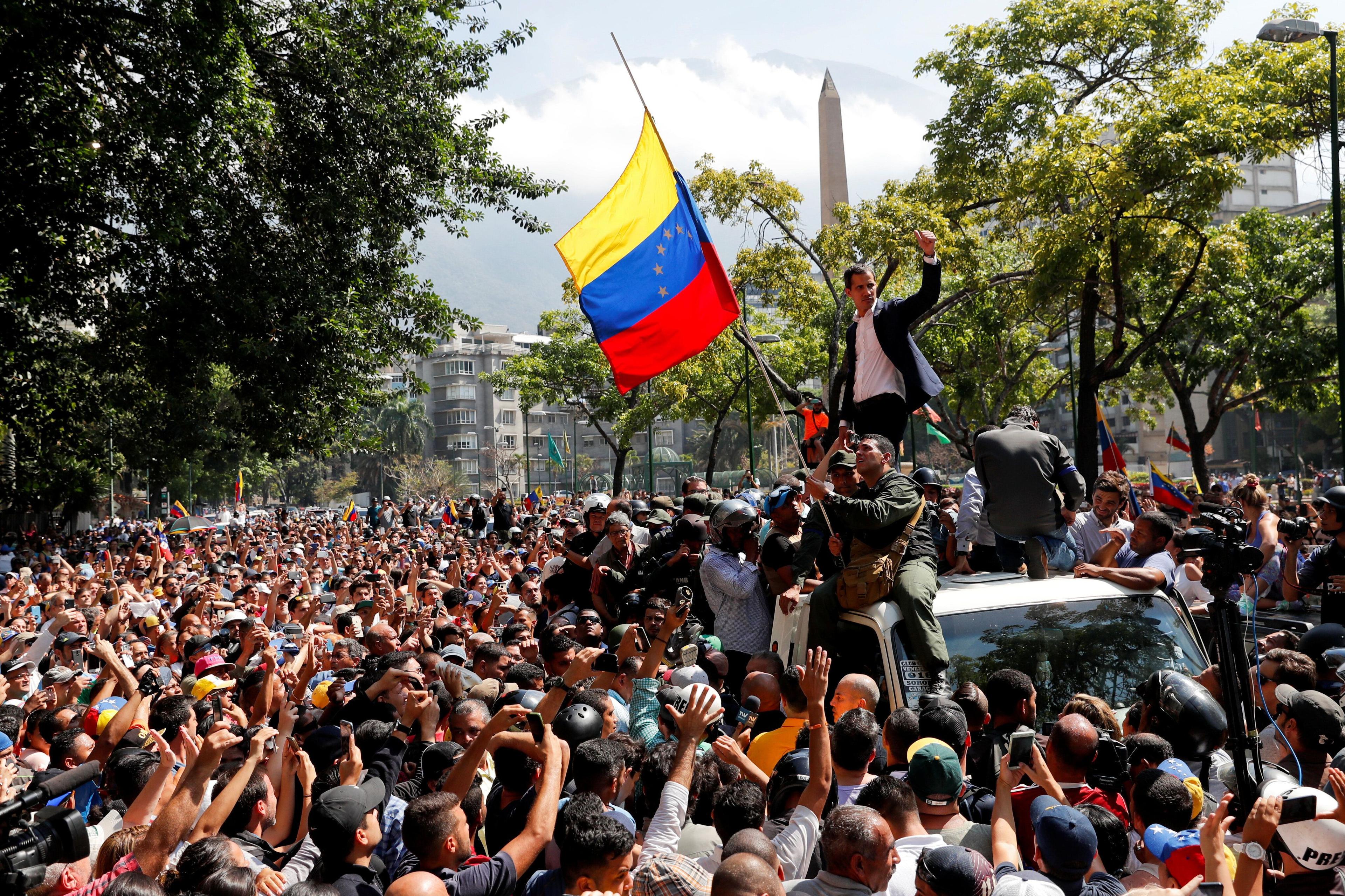 Массовые протесты в Венесуэле против Мадуро