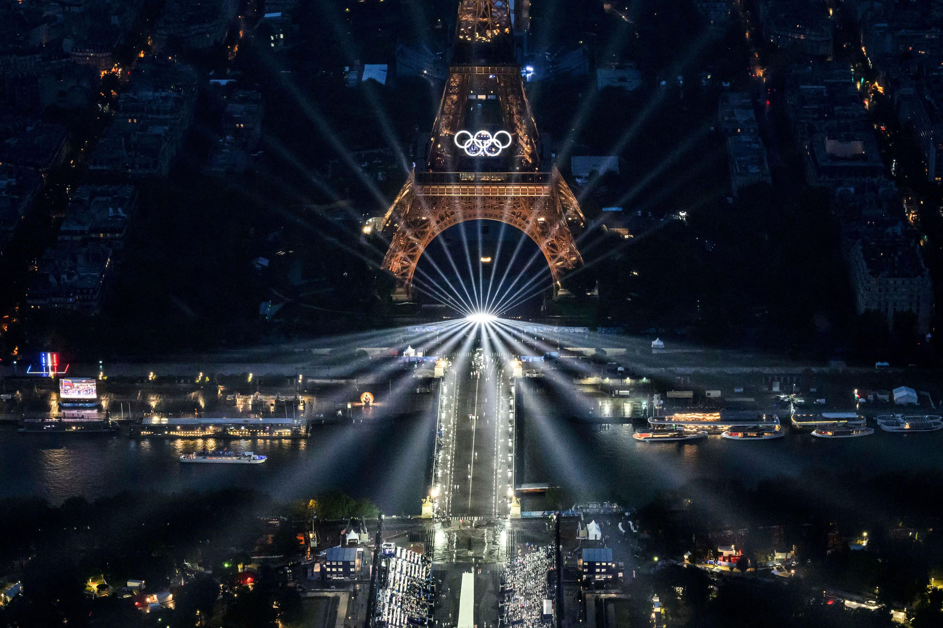 Debate Over Olympic Rings on the Eiffel Tower