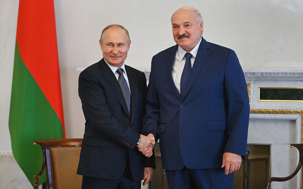 Vladimir Putin congratulated Alexander Lukashenko on his re-election