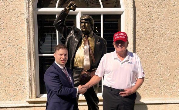 Trump unveiled his own monument at a golf club