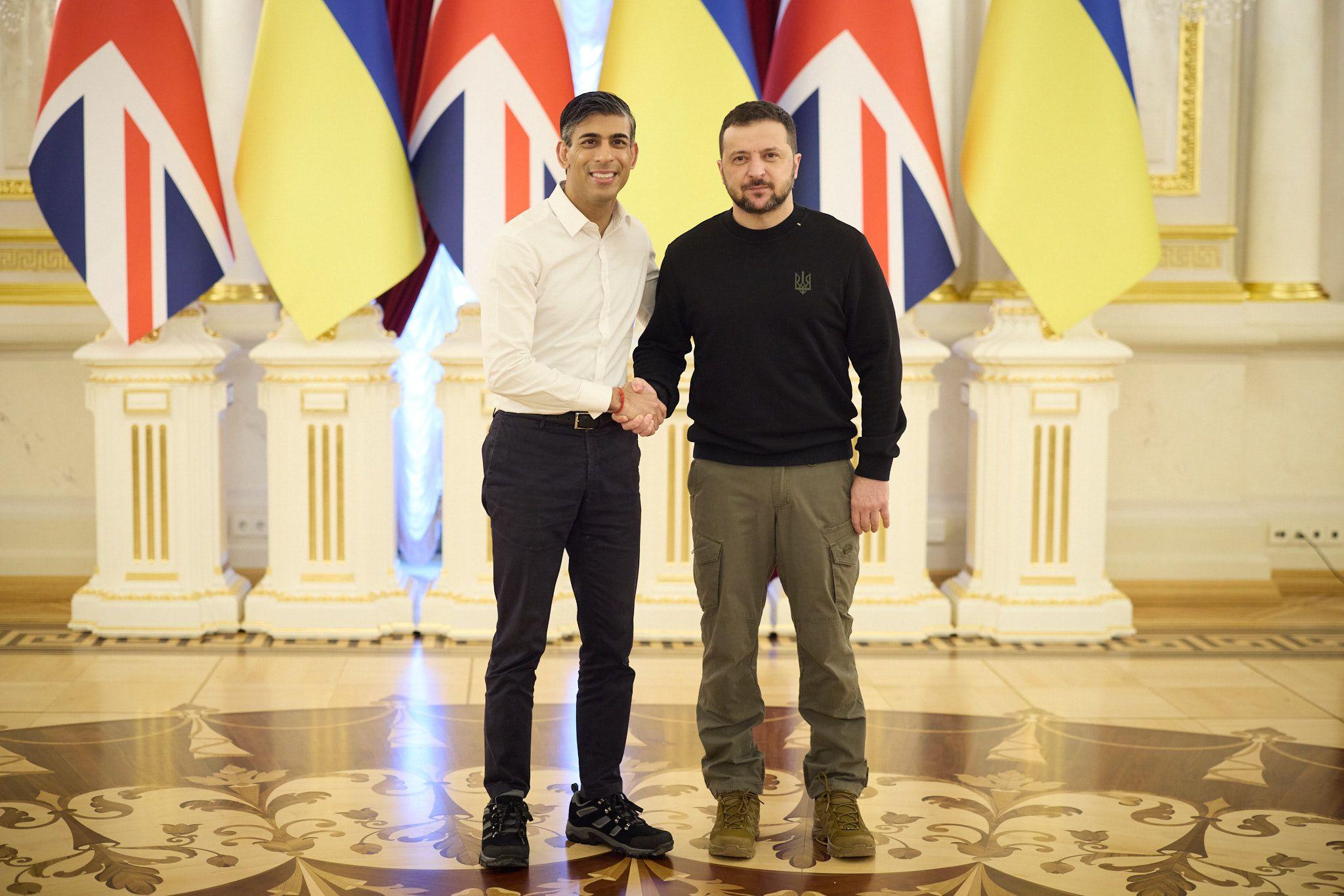 Украина и Британия подписали договор о гарантиях безопасности