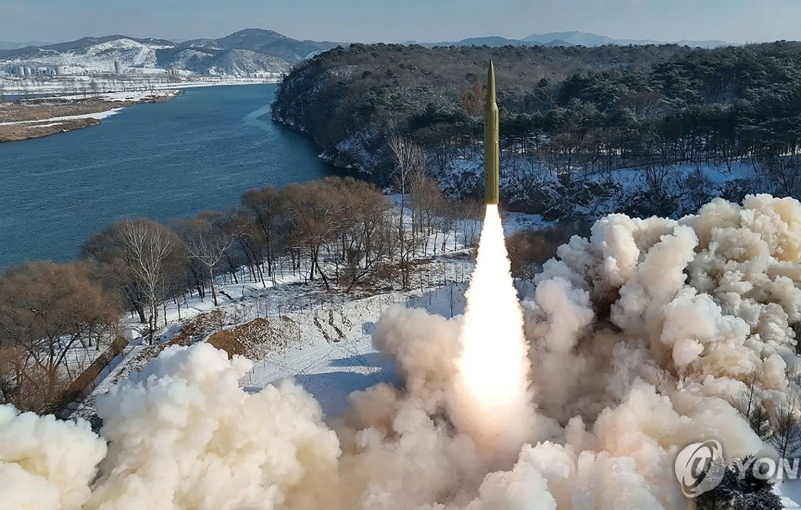 КНДР произвела запуск крылатых ракет в сторону Желтого моря