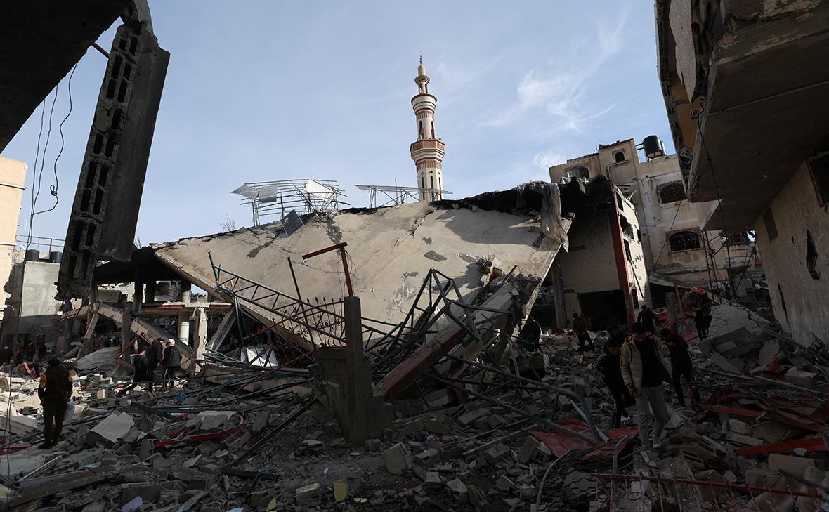 The death toll from Israeli strikes on Rafah reaches 67