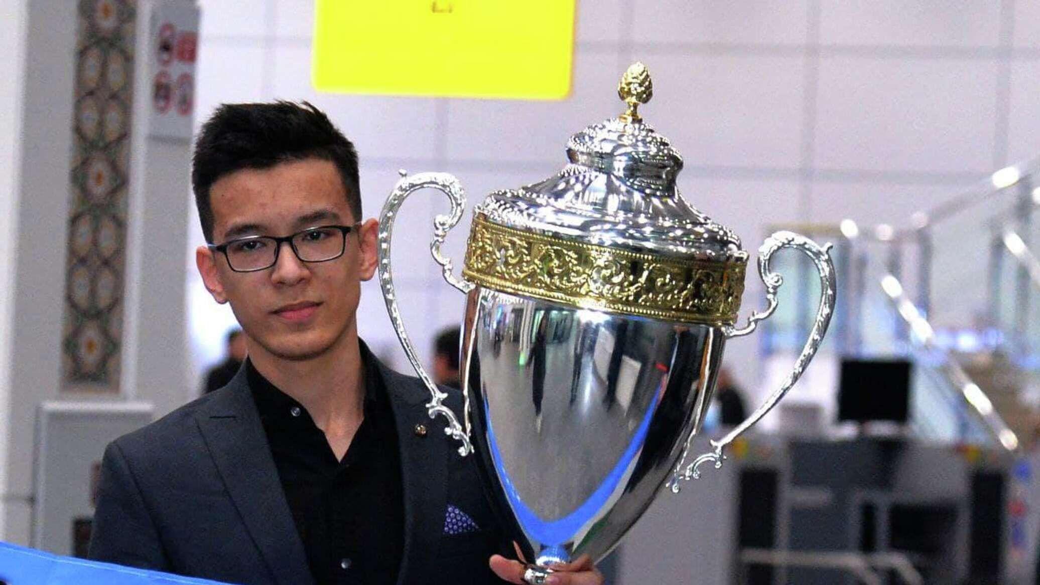Нодирбек Абдусатторов вошел в топ-10 лучших шахматистов мира