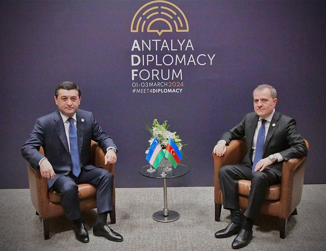 Глава МИД Узбекистана встретился с министром иностранных дел Азербайджана